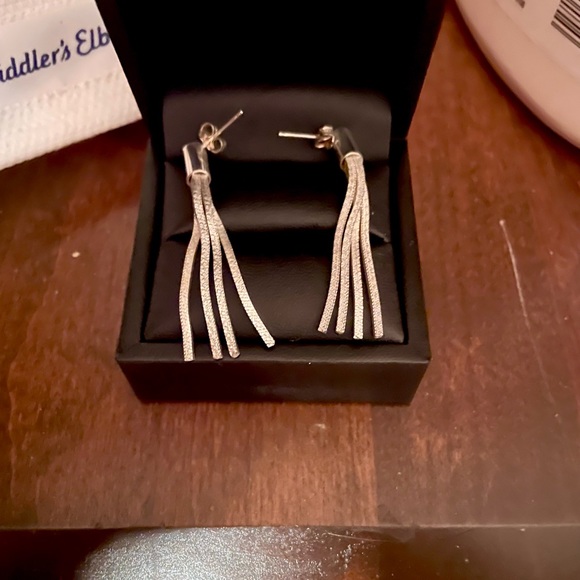 Vintage Sterling Silver Long Tassel Dangle Earrings. Simple and stunning. - Picture 2 of 6